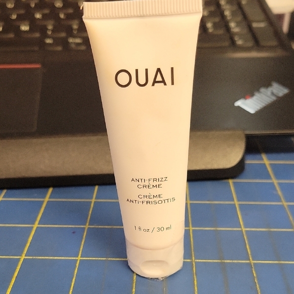 OUAI Anti-Frizz Crème in White Tube 30ml New - Picture 1 of 2